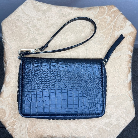 BLACK FAUX LEATHER WALLET WRISTLET ZIP AROUND VEGAN - Picture 5 of 6